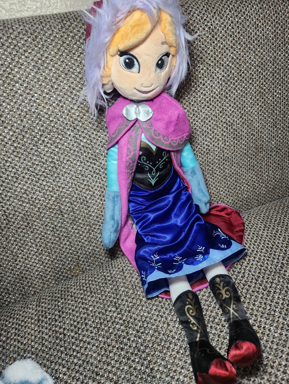official 20-inch Disney Store Princess Anna plush doll